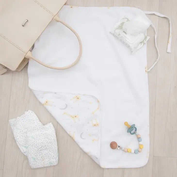 'Noah Giraffe' Waterproof Travel Change Mat